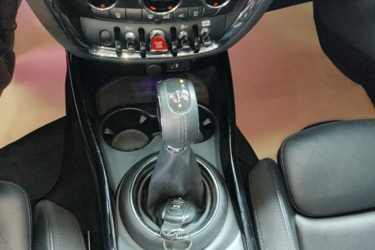 Used MINI Clubman 2018 1.5T COOPER Artist Gear Lever