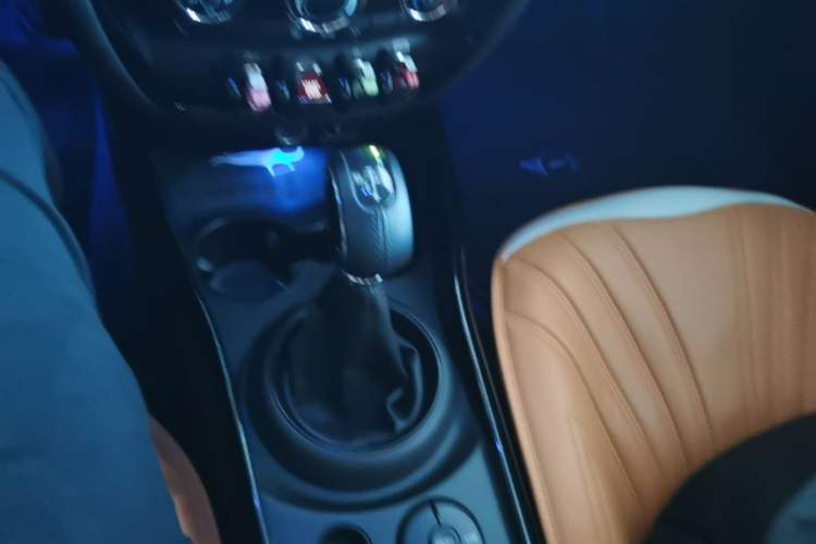 Used MINI Clubman 2018 1.5T COOPER Classic Edition Gear Lever