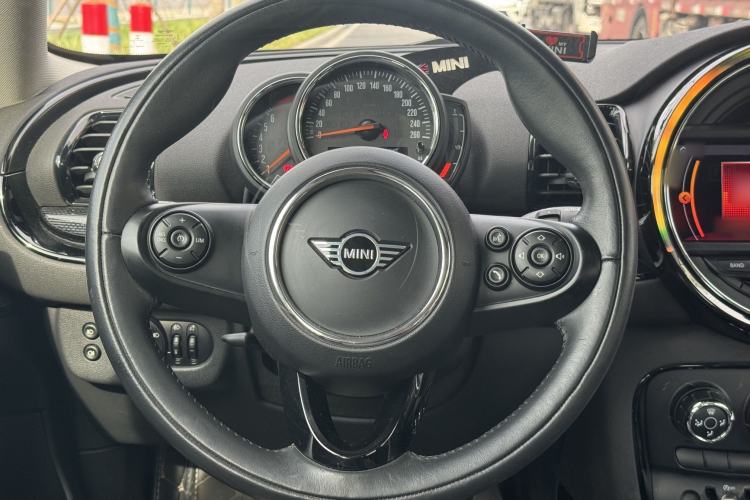 Used MINI Clubman 2018 1.5T COOPER Classic Edition Interior 10