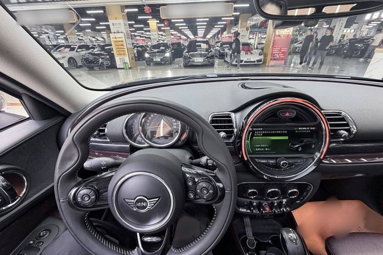 Used MINI Clubman 2018 1.5T COOPER Artist Interior 2