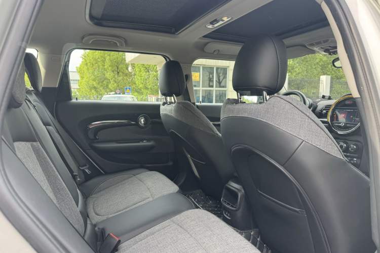 Used MINI Clubman 2018 1.5T COOPER Classic Edition Interior 2