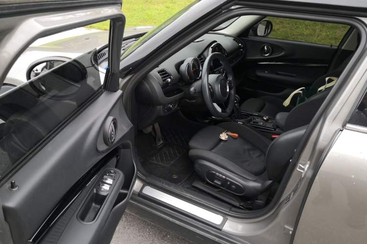 Used MINI Clubman 2018 1.5T COOPER Classic Edition Interior 3