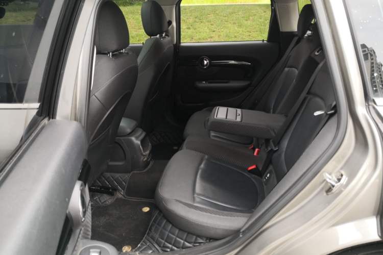 Used MINI Clubman 2018 1.5T COOPER Classic Edition Interior 4
