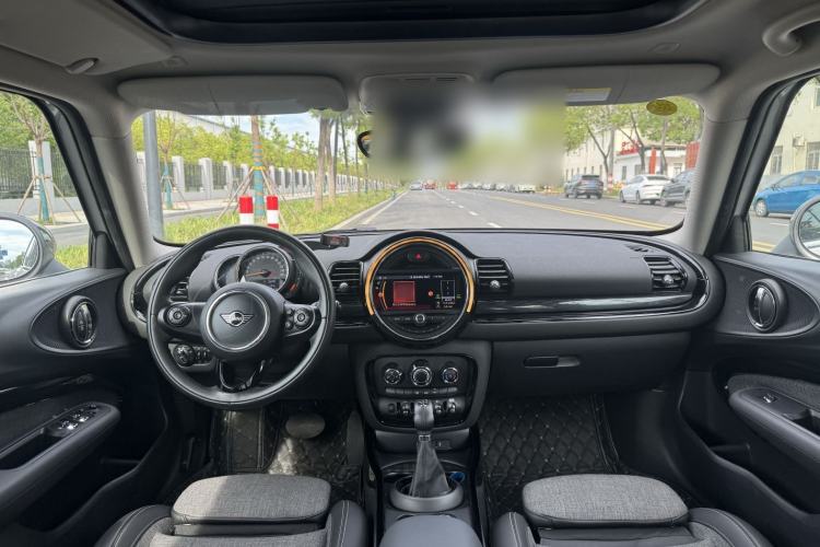 Used MINI Clubman 2018 1.5T COOPER Classic Edition Interior 6