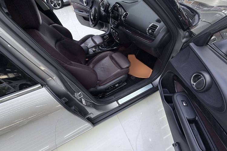 Used MINI Clubman 2018 1.5T COOPER Artist Interior 7