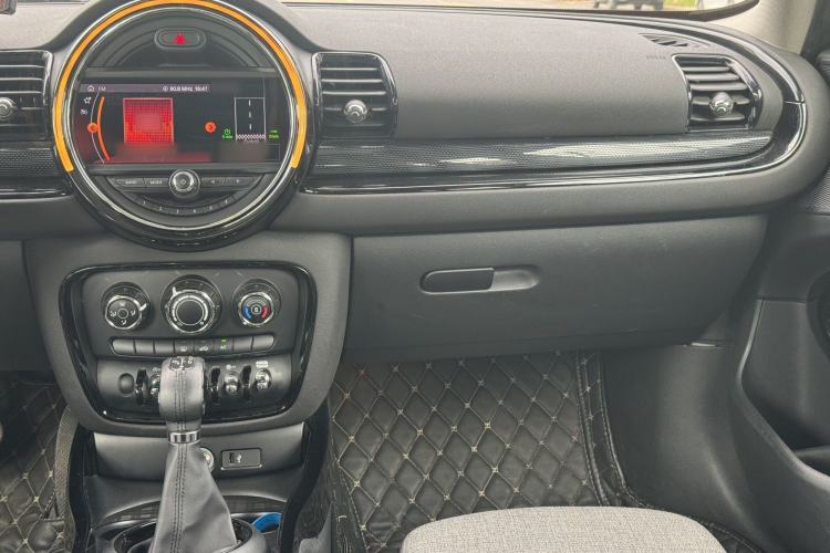 Used MINI Clubman 2018 1.5T COOPER Classic Edition Interior 8