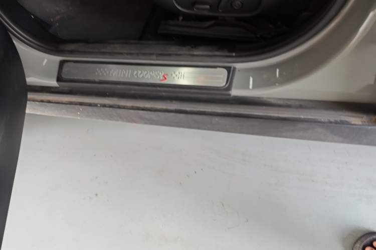 Used MINI Clubman 2018 2.0T COOPER S Artist Left Side Sill