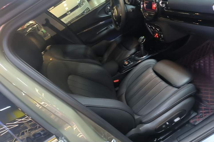 Used MINI Clubman 2018 2.0T COOPER S Artist Right Front Seat