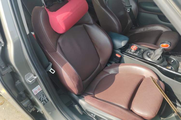 Used MINI Clubman 2018 1.5T COOPER Artist Right Front Seat