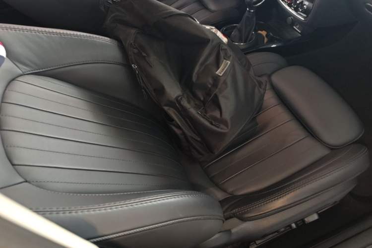 Used MINI Clubman 2018 2.0T COOPER S Artist Right Front Seat