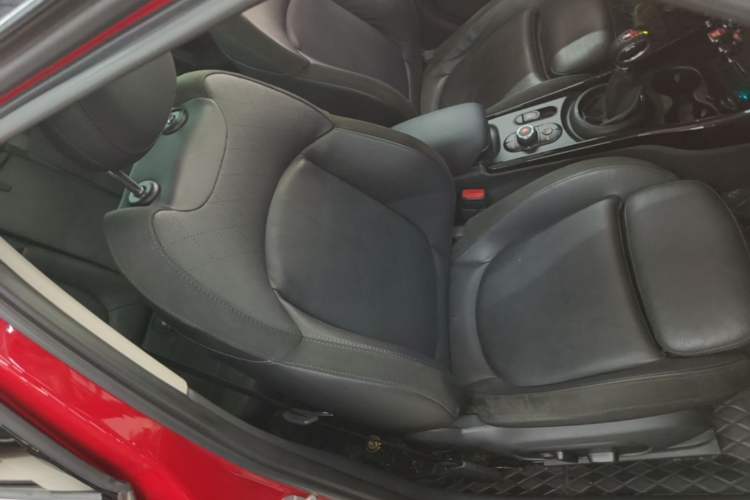 Used MINI Clubman 2018 1.5T COOPER Artist Right Front Seat