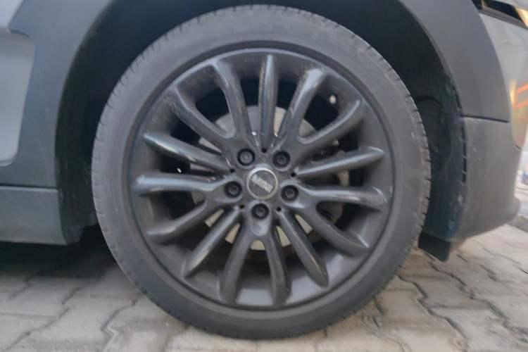 Used MINI Clubman 2018 1.5T COOPER Classic Edition Right Front Wheel Hub