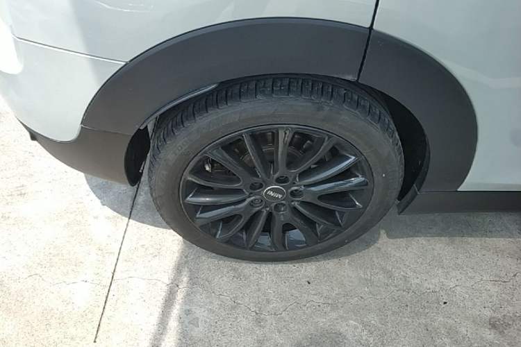 Used MINI Clubman 2018 1.5T COOPER Classic Edition Right Rear Wheel Hub