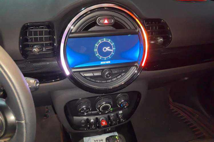 Used MINI Clubman 2018 1.5T COOPER Classic Edition Audio And AC Panel