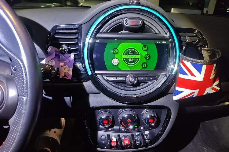 Used MINI Clubman 2018 2.0T COOPER S Racing Driver Audio And AC Panel
