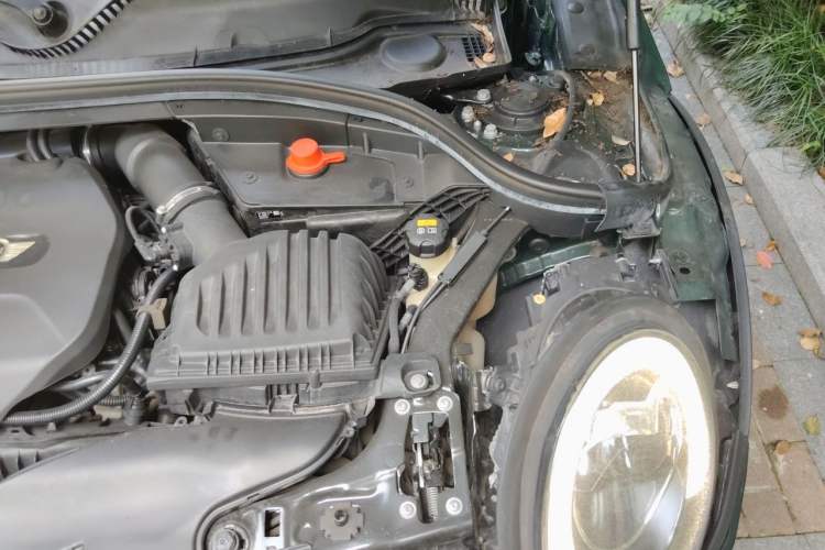 Used MINI Clubman 2018 1.5T COOPER Racing Driver Engine Bay Left