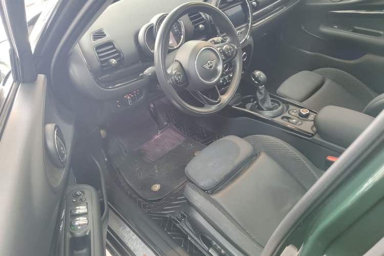 Used MINI Clubman 2018 2.0T COOPER S Classic Edition Interior 3