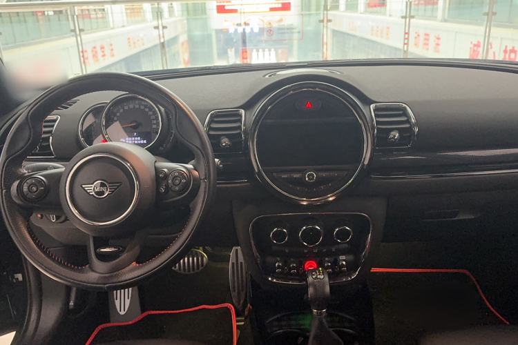 Used MINI Clubman 2018 1.5T COOPER Racing Driver Interior 3