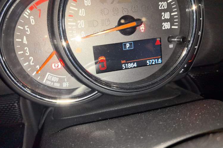 Used MINI Clubman 2018 1.5T COOPER Classic Edition Odometer Close Up