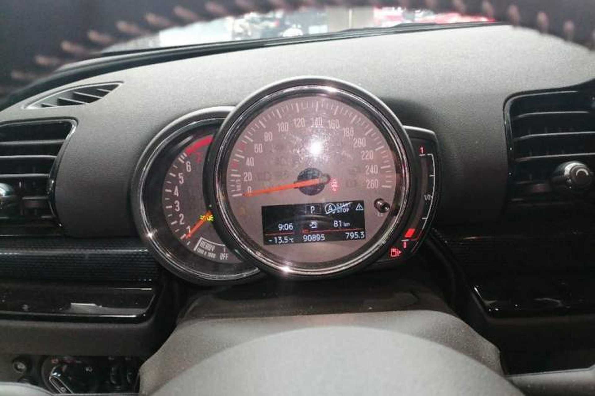 Used MINI Clubman 2018 2.0T COOPER S Classic Edition Odometer Close Up