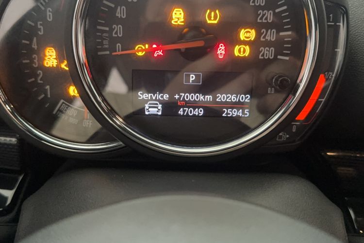 Used MINI Clubman 2018 1.5T COOPER Racing Driver Odometer Close Up