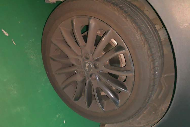 Used MINI Clubman 2018 1.5T COOPER Classic Edition Right Front Wheel Hub