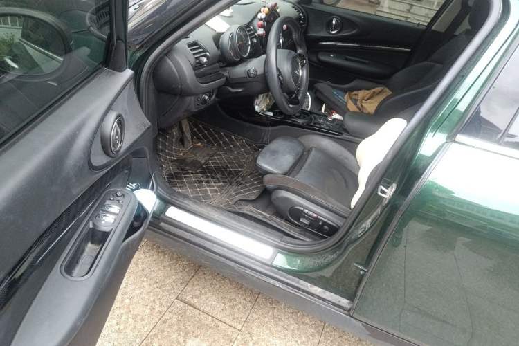 Used MINI Clubman 2018 1.5T COOPER Artist Driver Seat