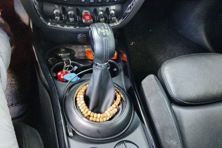 Used MINI Clubman  Gear Lever