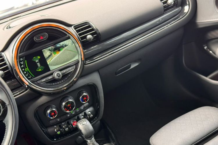 Used MINI Clubman 2018 1.5T COOPER Artist Audio And AC Panel