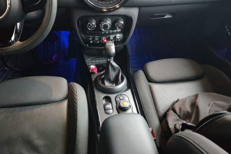 Used MINI Clubman 2018 1.5T COOPER Classic Edition Gear Lever