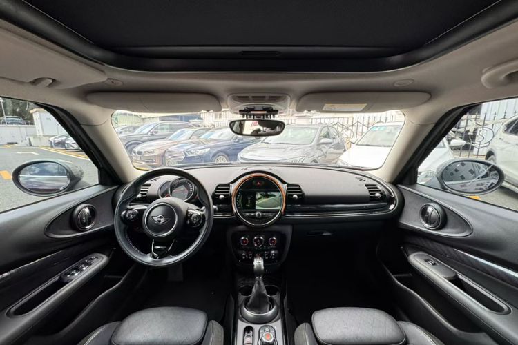 Used MINI Clubman 2018 1.5T COOPER Artist Interior 4