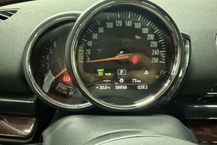 Used MINI Clubman 2018 1.5T COOPER Artist Odometer Close Up