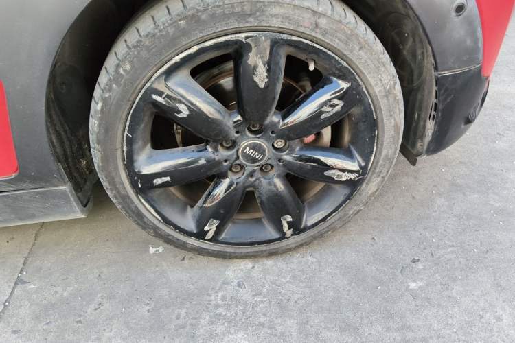 Used MINI Clubman 2018 1.5T COOPER Artist Right Front Wheel Hub