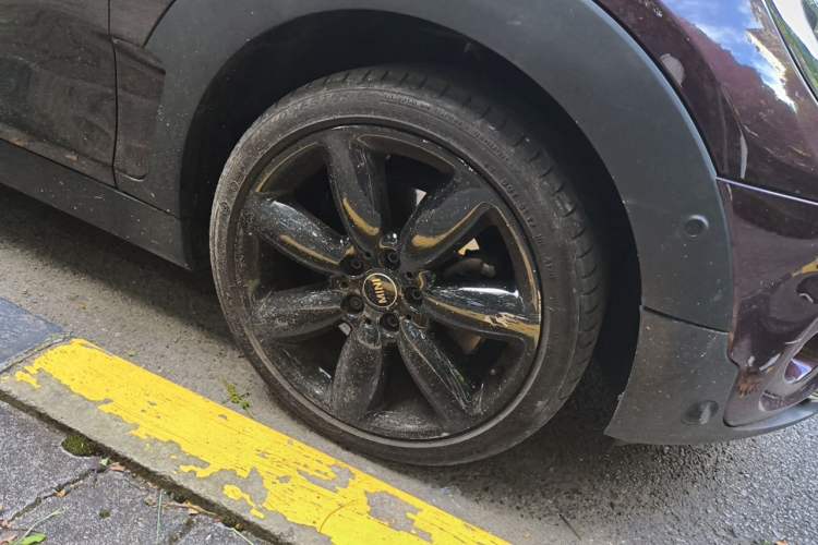Used MINI Clubman 2018 2.0T COOPER S Classic Edition Right Front Wheel Hub