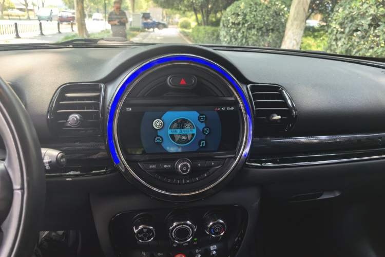 Used MINI Clubman 2018 1.5T COOPER Classic Edition Audio And AC Panel