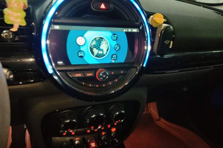 Used MINI Clubman 2018 2.0T COOPER S Artist Audio And AC Panel