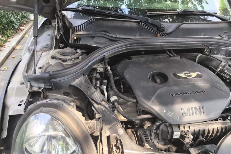 Used MINI Clubman 2018 1.5T COOPER Classic Edition Engine Bay Right