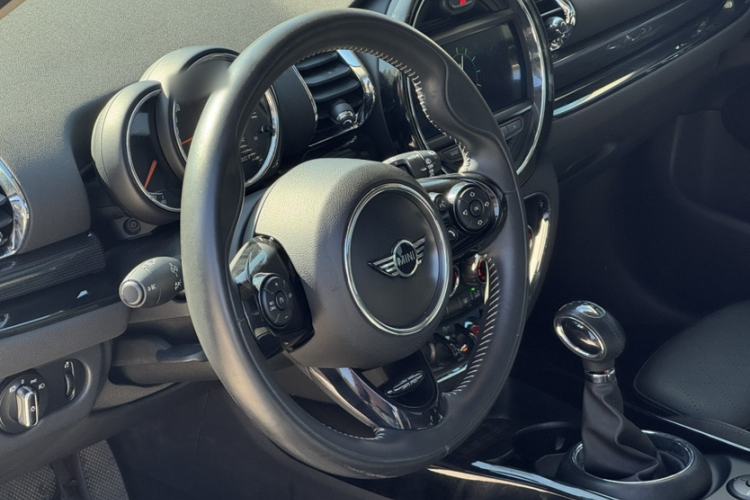 Used MINI Clubman 2018 2.0T COOPER S Artist Interior 7