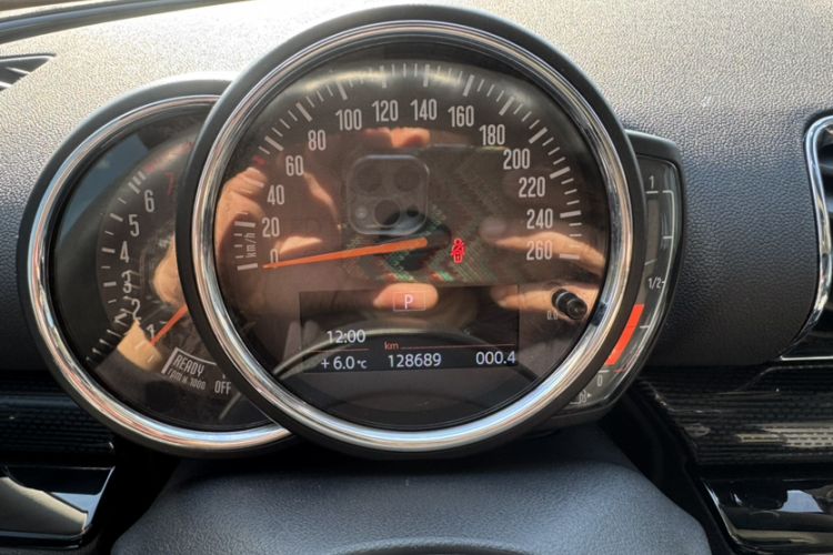 Used MINI Clubman 2018 2.0T COOPER S Artist Odometer Close Up