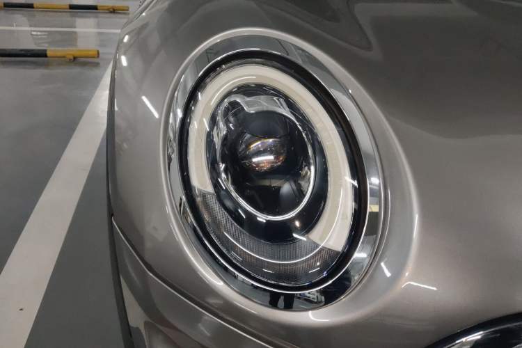 Used MINI Clubman 2018 2.0T COOPER S Artist Right Front Headlight