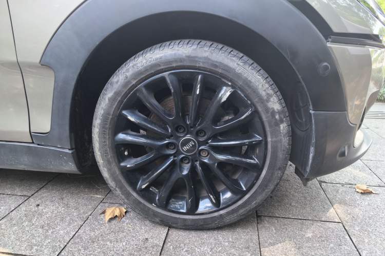 Used MINI Clubman 2018 1.5T COOPER Classic Edition Right Front Wheel Hub