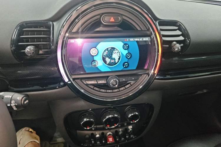 Used MINI Clubman 2018 1.5T COOPER Artist Audio And AC Panel