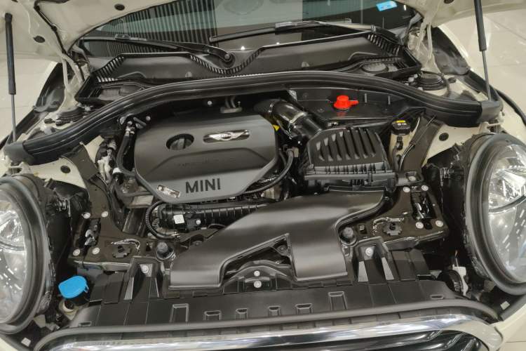 Used MINI Clubman 2018 1.5T COOPER Classic Edition Engine Bay