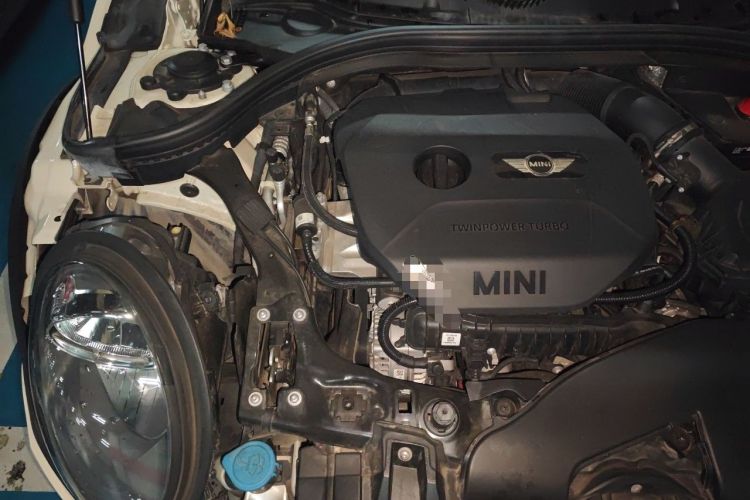 Used MINI Clubman 2018 1.5T COOPER Classic Edition Engine Bay Right