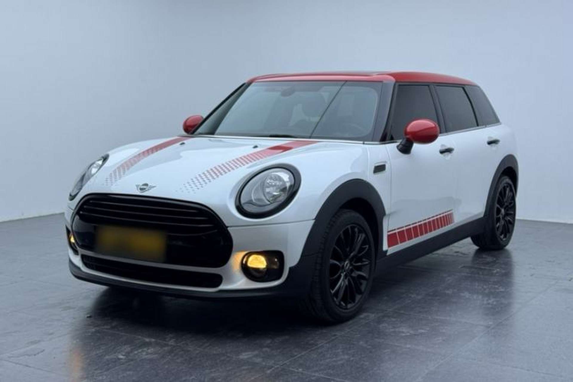 Used MINI Clubman 2018 1.5T COOPER Classic Edition Front Left 45 Deg