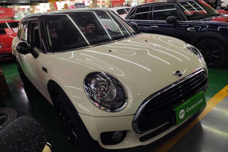 Used MINI Clubman 2018 1.5T COOPER Artist Front Right 45 Deg