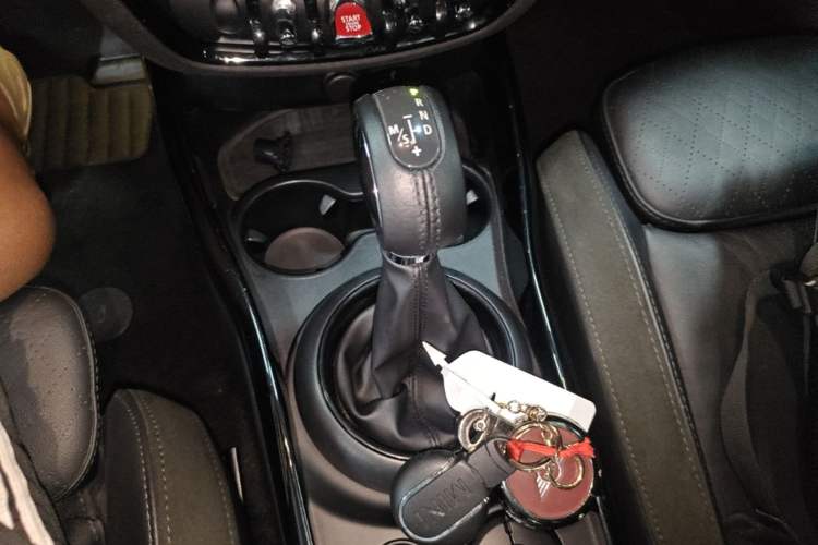 Used MINI Clubman 2018 1.5T COOPER Artist Gear Lever