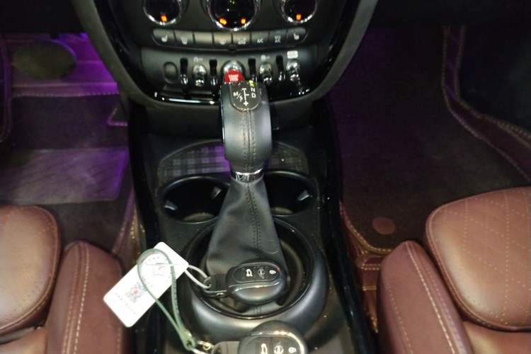 Used MINI Clubman 2018 1.5T COOPER Artist Gear Lever