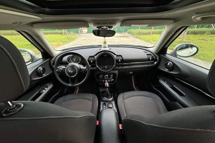Used MINI Clubman 2018 1.5T COOPER Classic Edition Interior 1