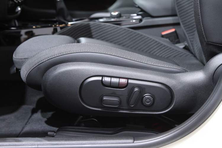 Used MINI Clubman 2018 1.5T COOPER Classic Edition Interior 1